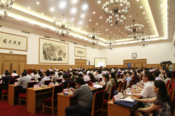 李立国在全国老年人优待工作会议上强调