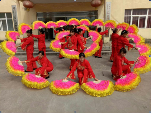 夏庄村老年腰鼓队展现农村新生活